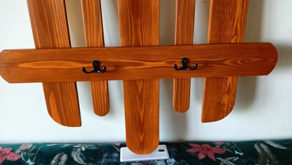 Wieszak ścienny, drewno,nowy