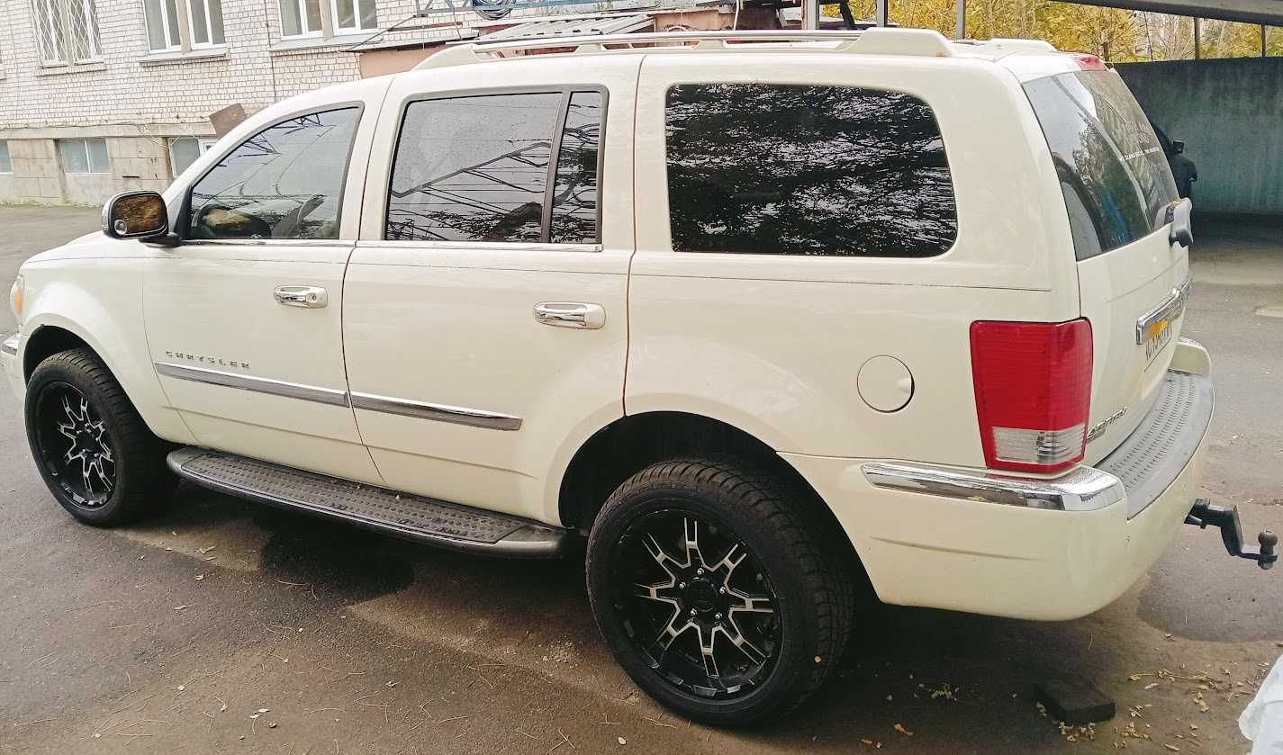 CHRYSLER Aspen  5.7 V8    4WD
