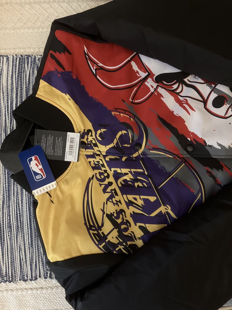 Camisolas Adidas / Calções Los Angeles Lakers / Casaco Bomber NBA