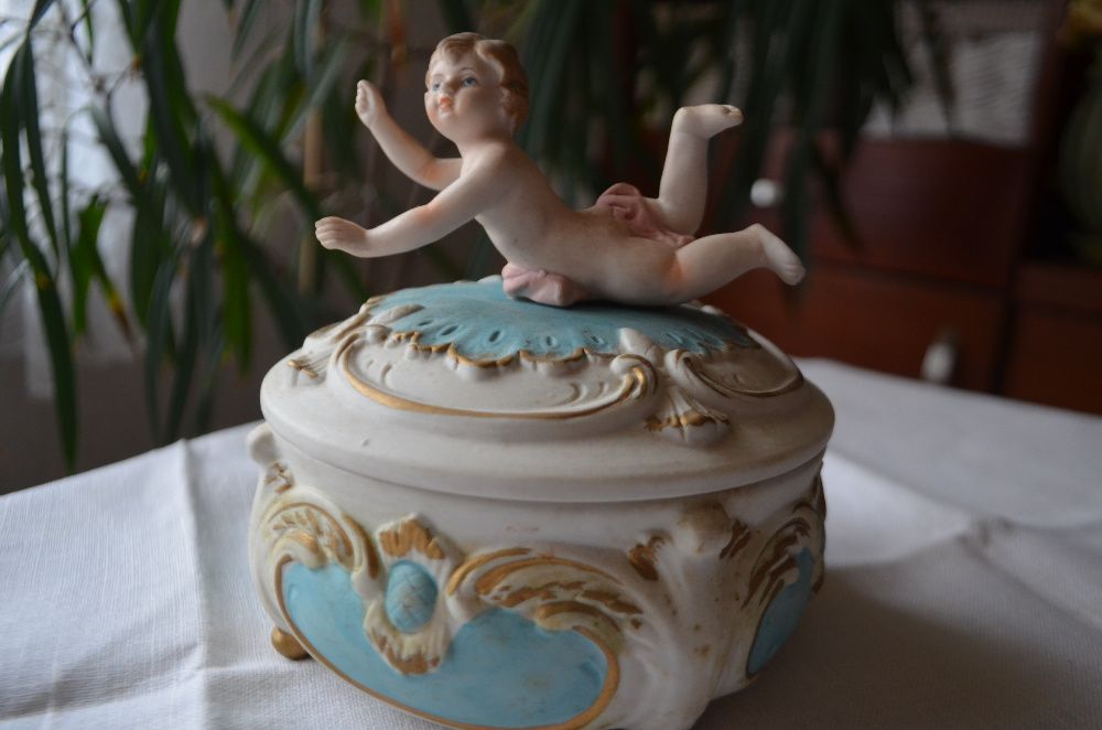 puzderko porcelana biskwit amorek