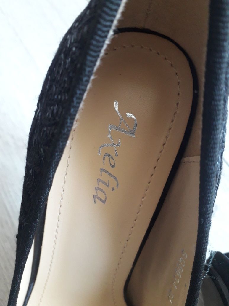 Szpilki czarne z odkrytym palcem peep toe 37 Axelia idealne