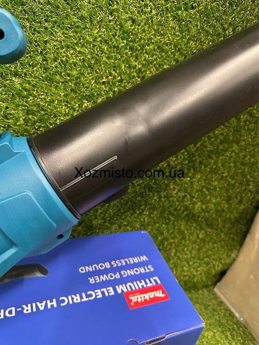 Аккумуляторная воздуходувка Makita PLB5020BL 2 аккумулятора для уборки