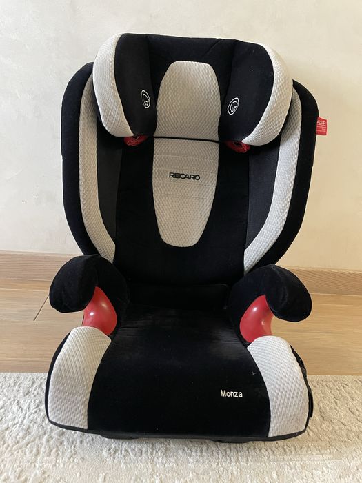 Автокрісло Recaro Monza з підставкою для ніг
