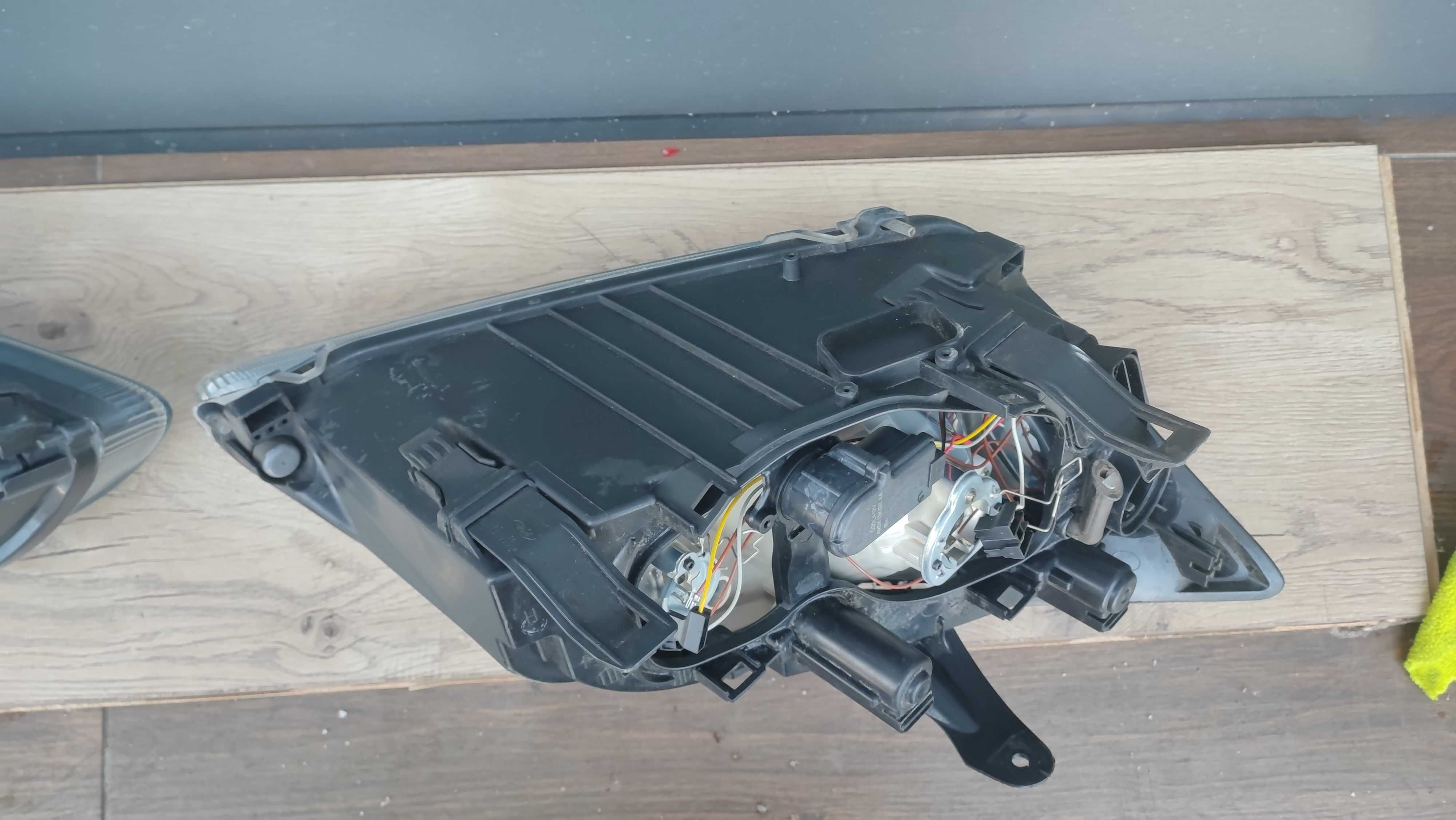 Lampa ford focus mk2 jasna
