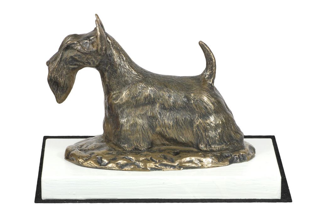 Terier szkocki statuetka na białym drewnie Art-Dog