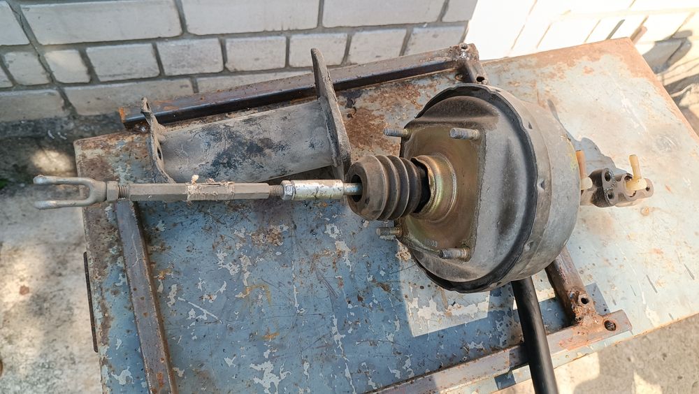 Вакуумный підсилювач гальма Таврія Славута