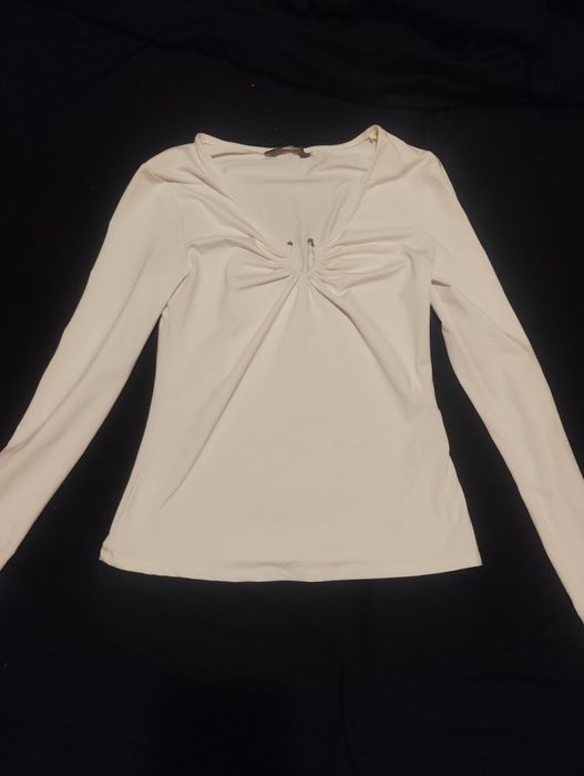 Продам білу кофточку