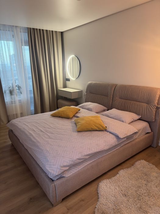 ЛЮКС апартаменти  в центрі міста з власним паркомісцем