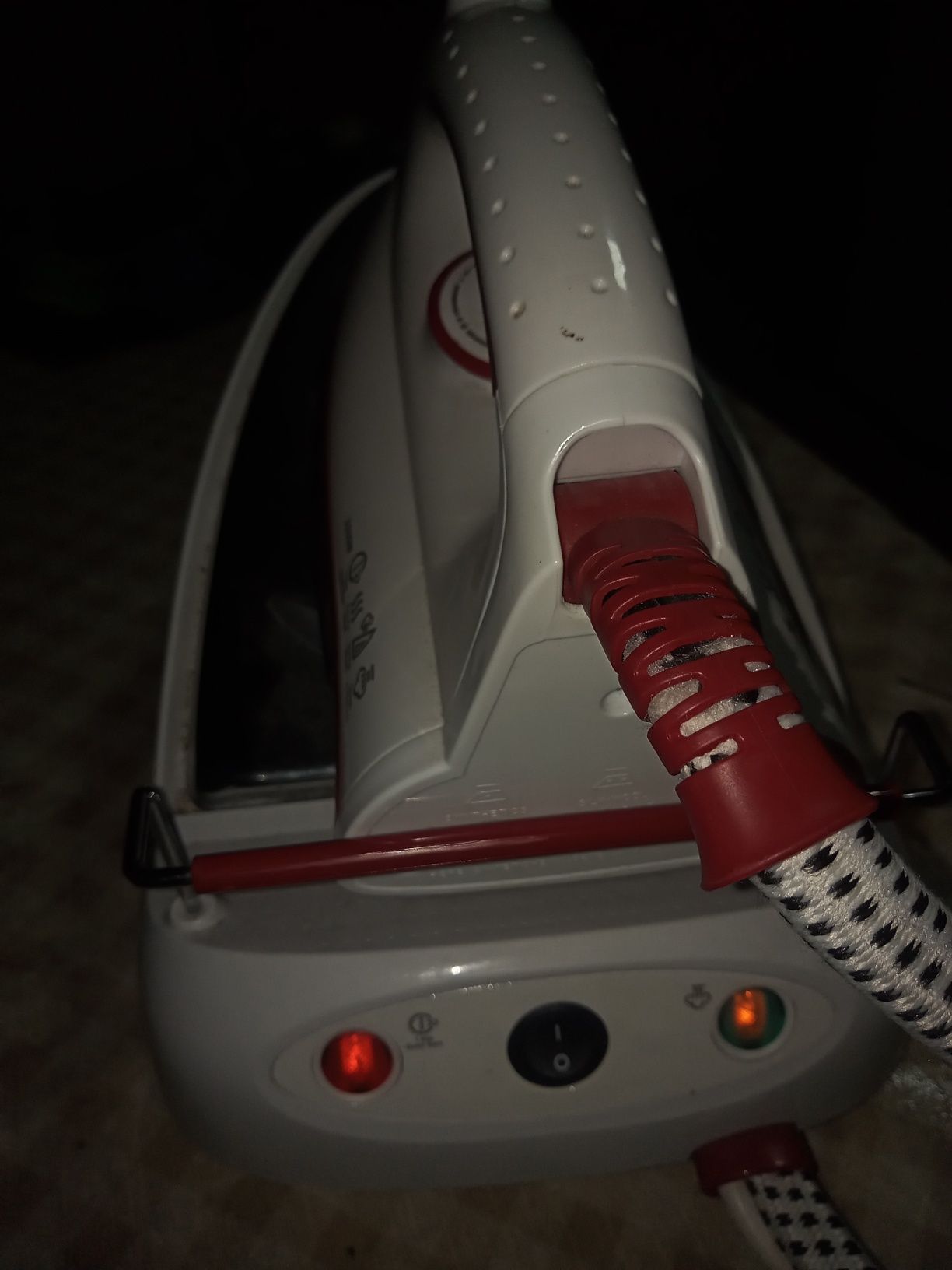 Żelazko Elektrolux z generatorem pary AEGDBS2300