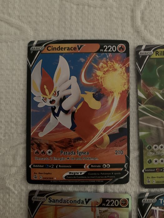 4 cartas de pokémon especiais