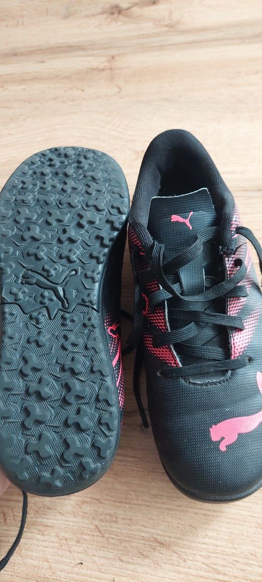 Buty Puma turfy korki r.33