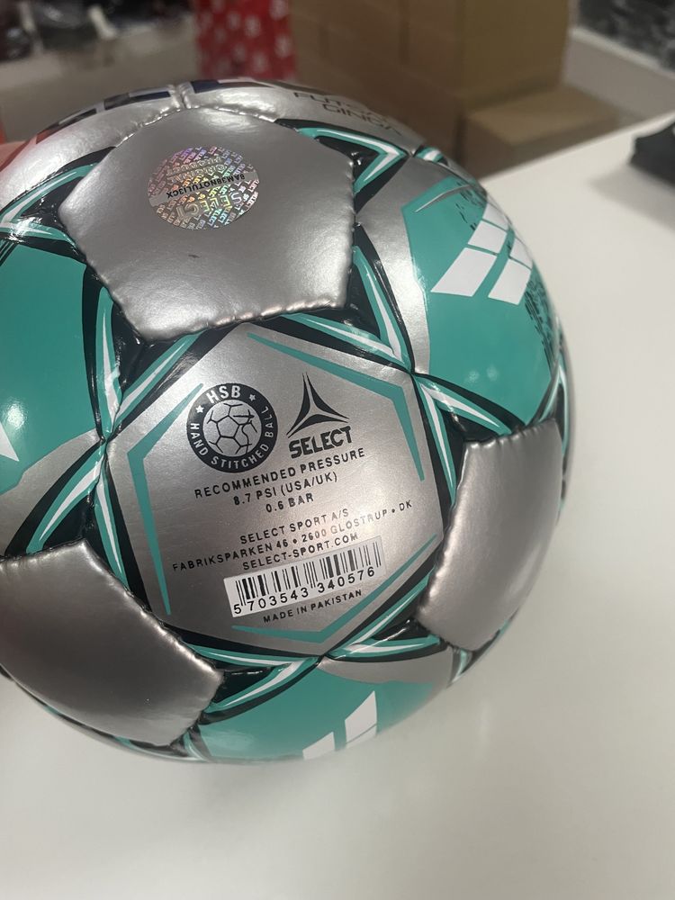 М'яч для футзалу SELECT Futsal Ginga (486) розмір 4 колір: сріблястий