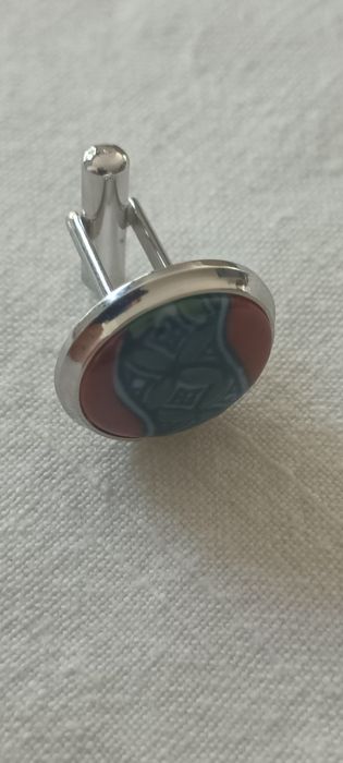 Botões de punho prata. Design Exclusivo.