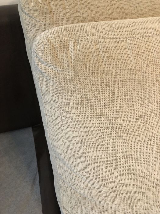 Sofá com chaise longue