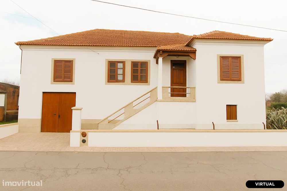 Moradia T4 para reabilitar no Troviscal