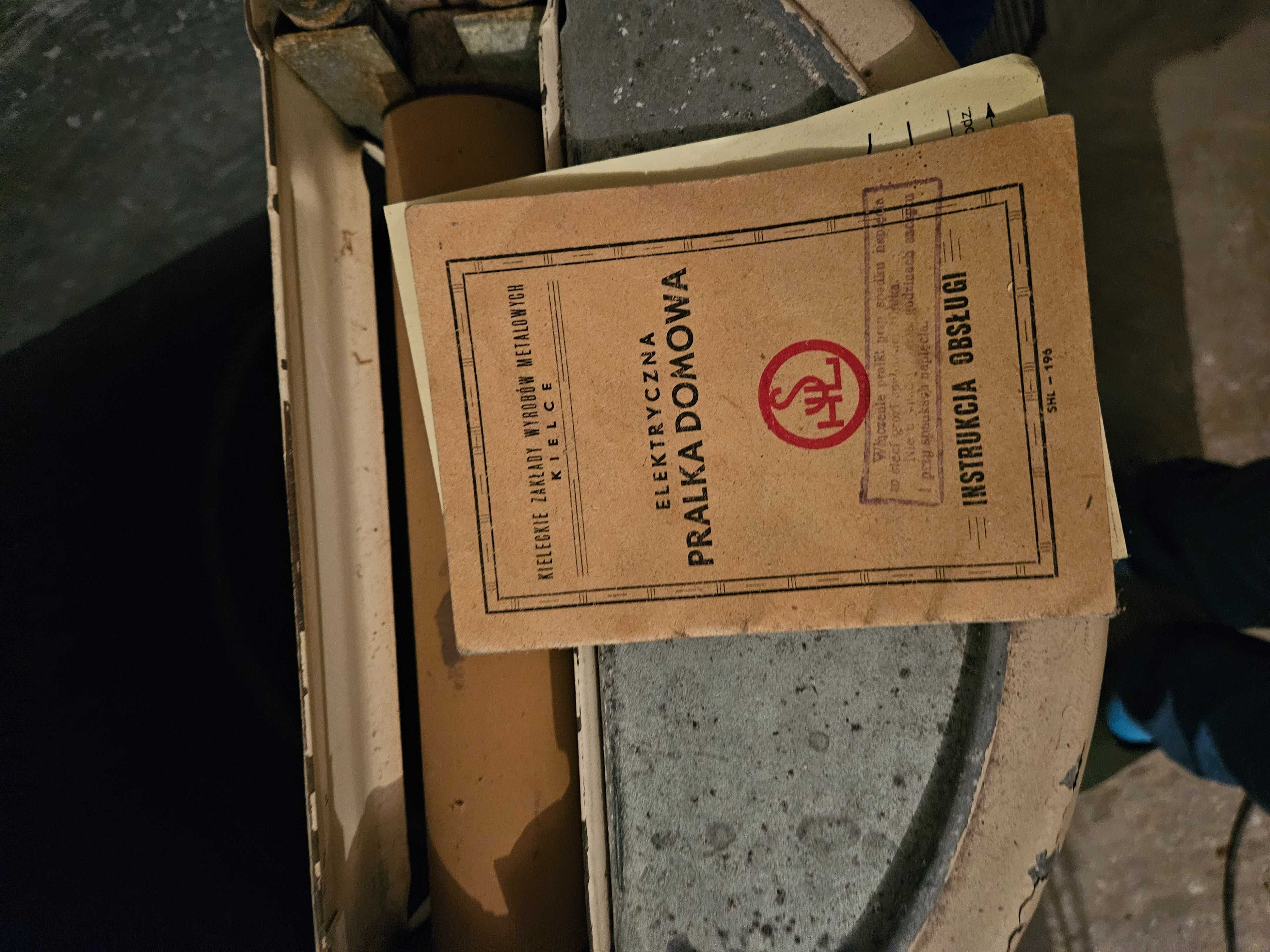Pralka Frania z PRL działająca z instrukcją