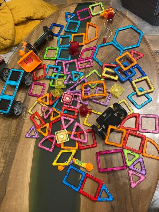 Магнитный конструктор качественный , колеса