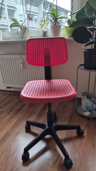 Fotel obrotowy do biurka Ikea dla dzieci