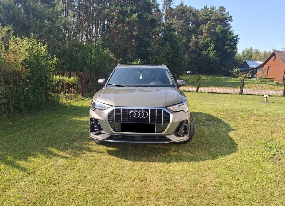 Audi Q3 Premium Plus 2021 року