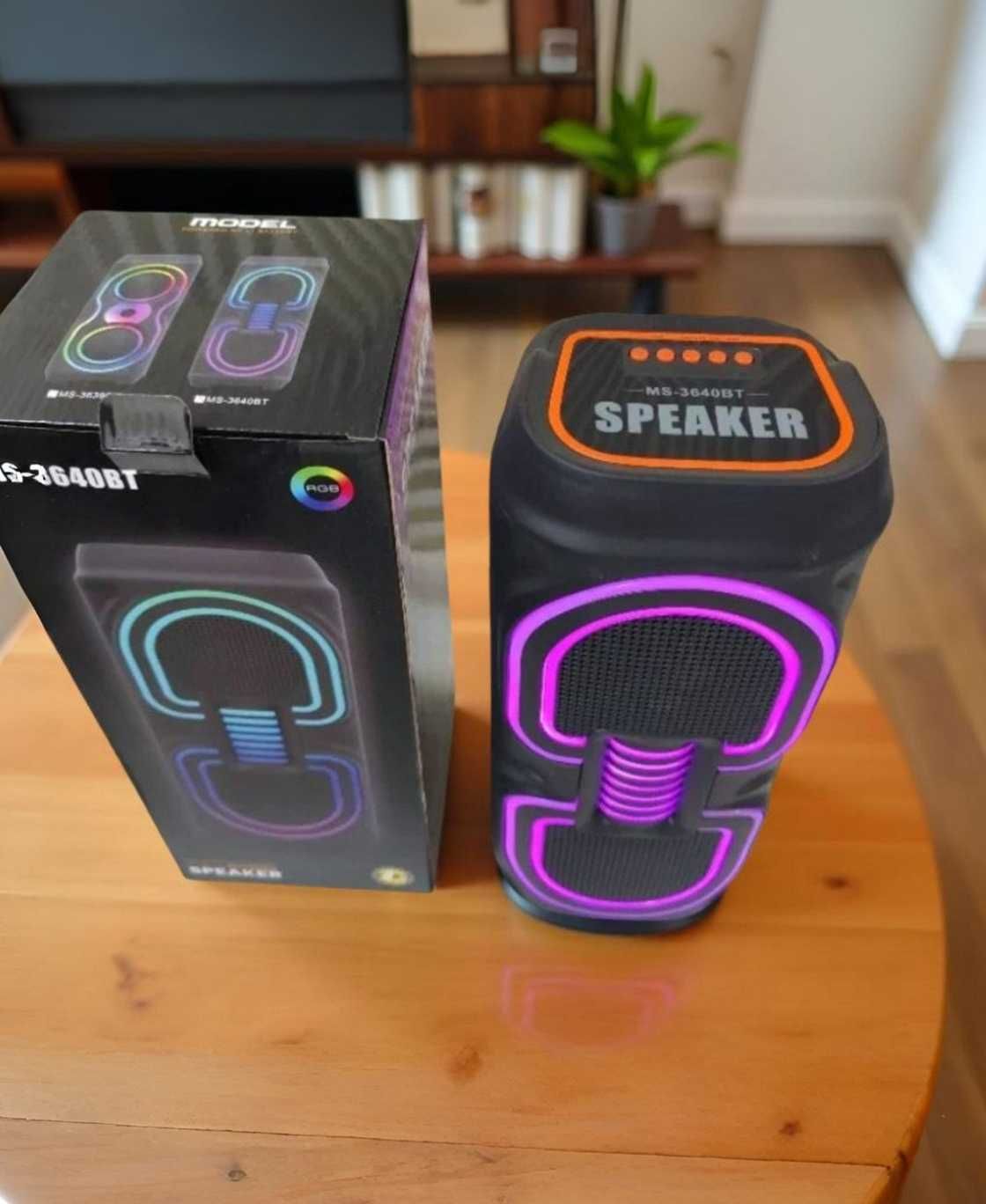 Колонка чемоданчик з підсветкою 20w bluetooth