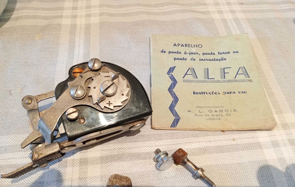 Vintage Aparelho Acessorio para Ponto Turco Maquina de Costura Alfa