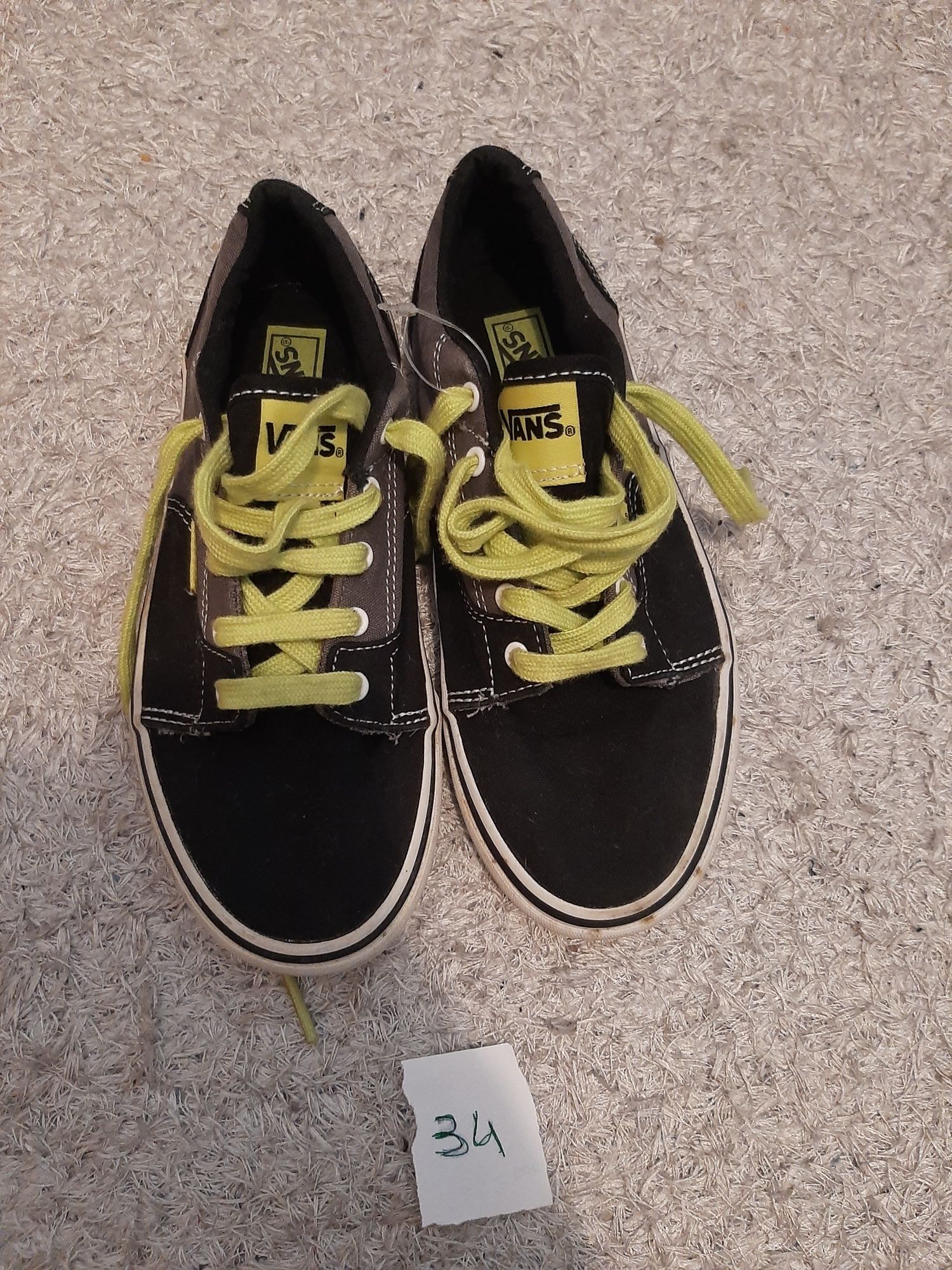 Tenis numero  34