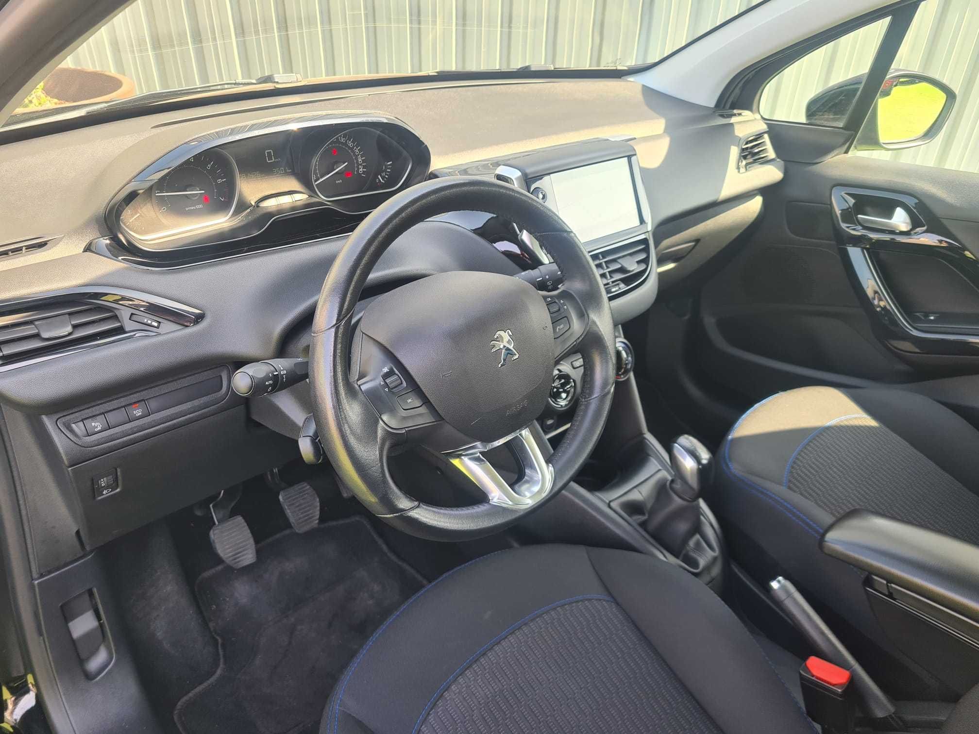 Peugeot 208 1.2 208 1.2 PureTech Signature APENAS 81.000 km