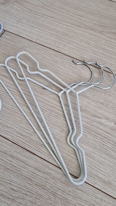 Cabides bebé_COMO NOVO