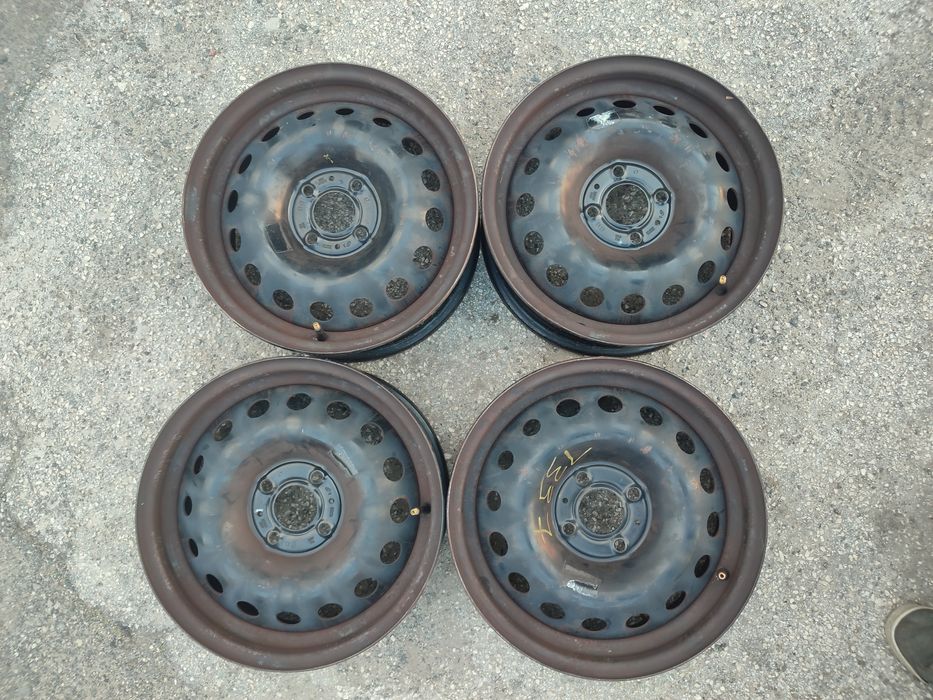 Komplet felg stalowych 15Cali 4x100 5.5 J et43 osadzenie 60