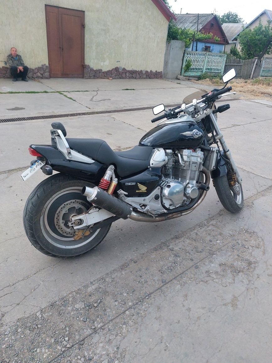 Продам мото хонда х4