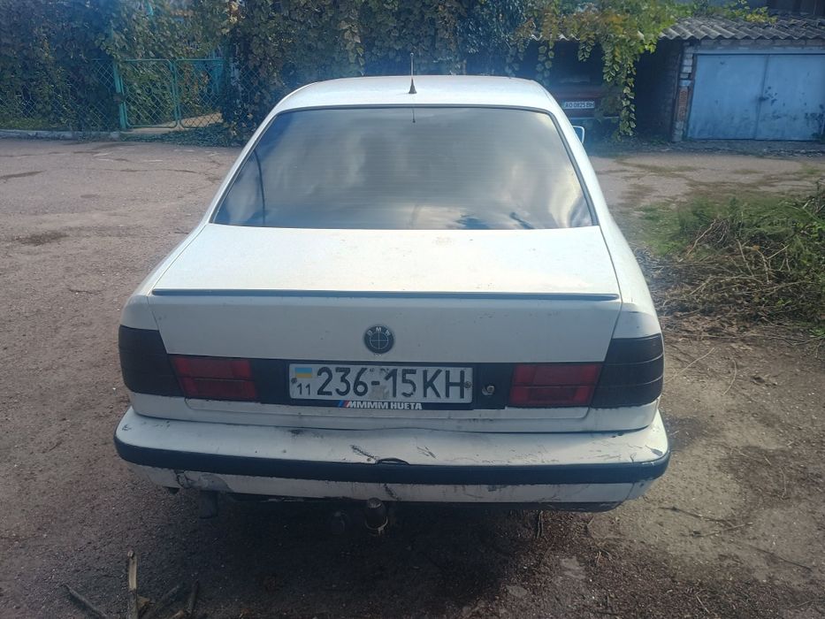Продам машину БМВ Е34 М51