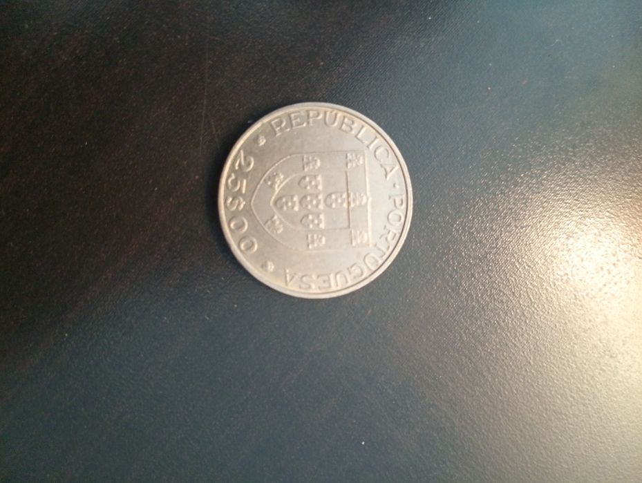 25 escudos - Adesão de Portugal à CEE - Portugal	1986