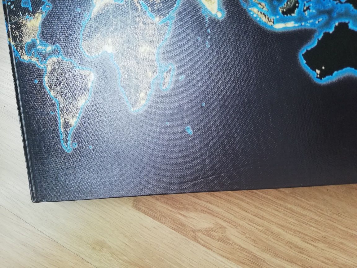 Przeglądowy atlas świata twarda oprawa