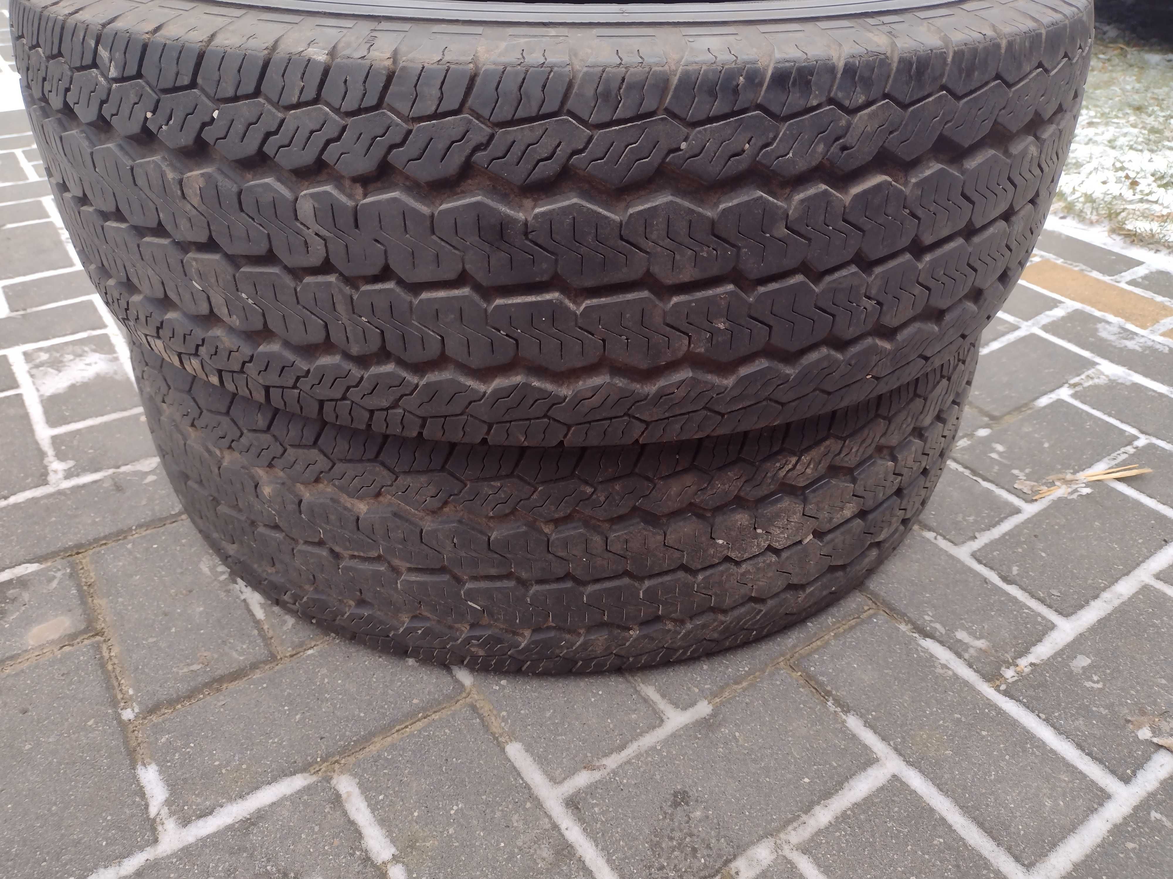 Opony całoroczne Continental 225/75 r16c