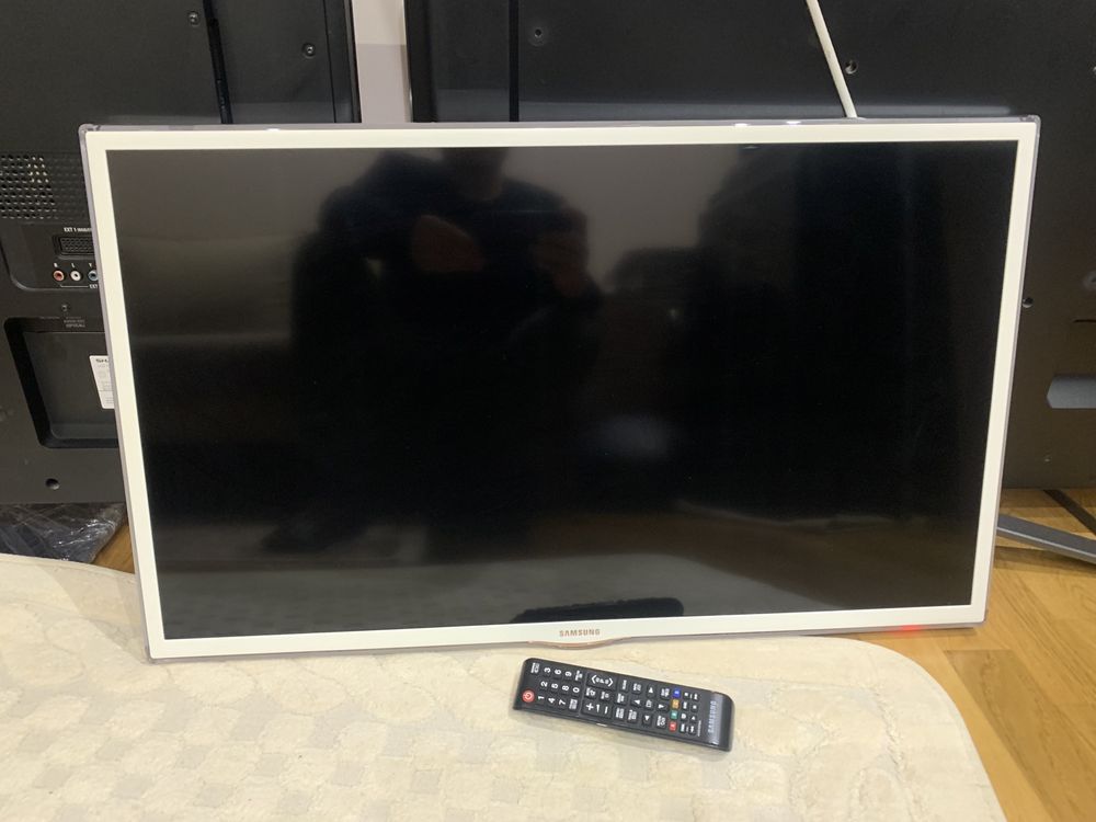 Smart LCD телевізор LCD 32" Samsung UE32F6515SB