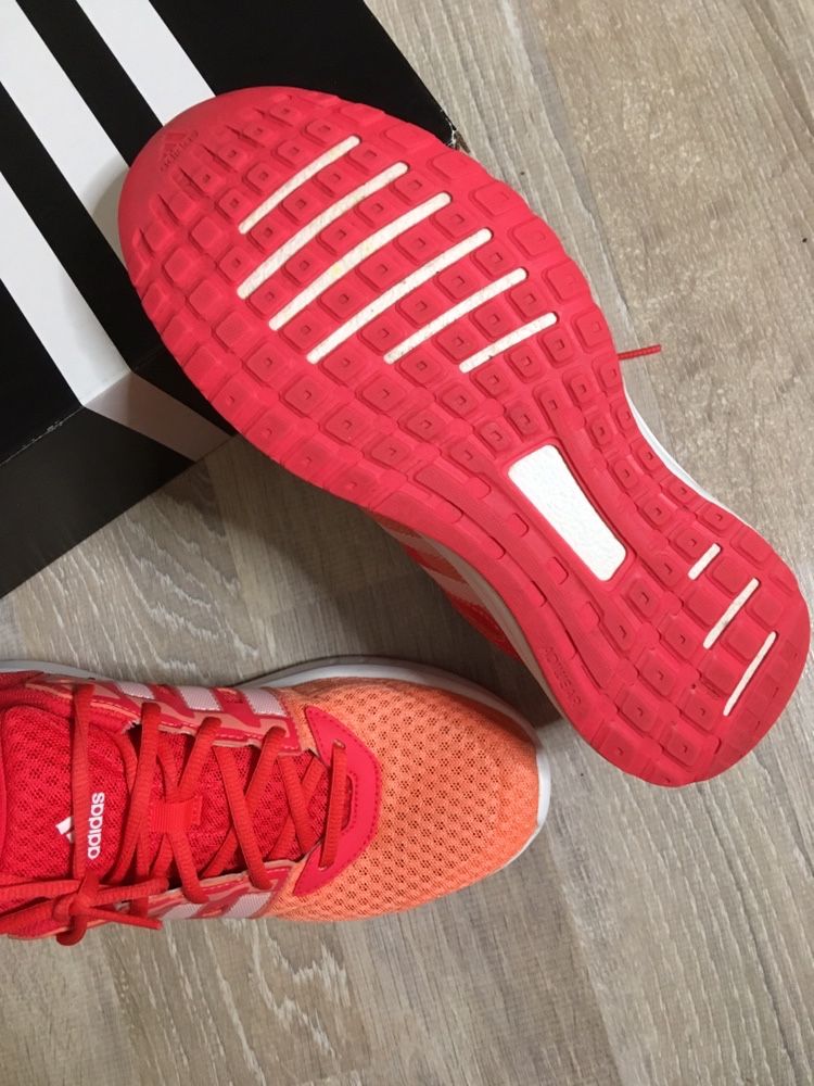 Кроссовки женские беговые для бега персиковые Adidas р 39,5