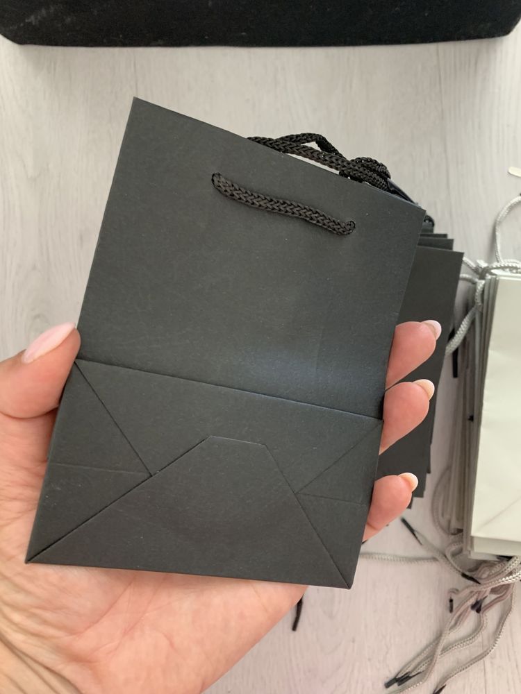 Sacos pequenos em 2 cores