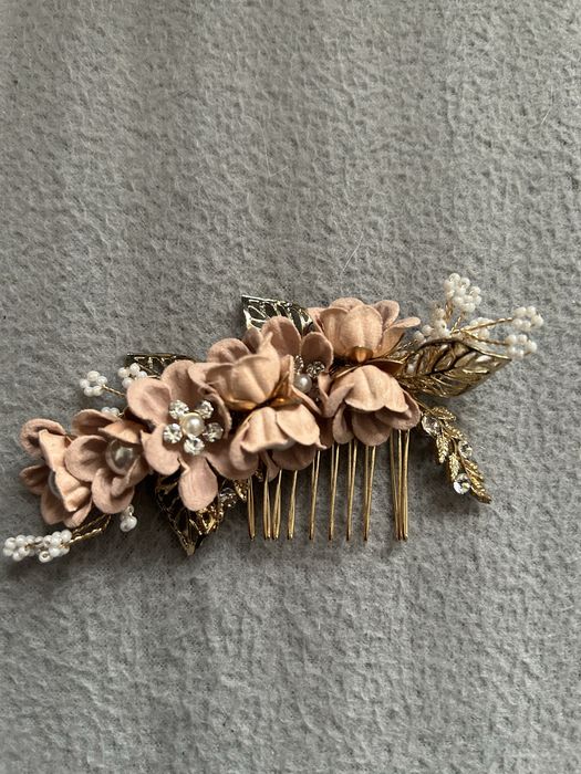 Ozdoba Grzebyk do włosów ślubna róż i złoto koraliki