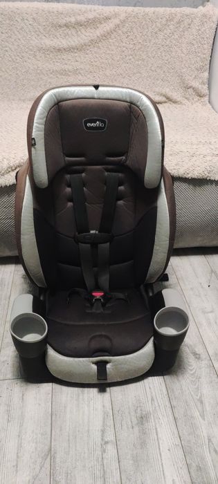 Дитяче автокрісло Evenflo (США)
