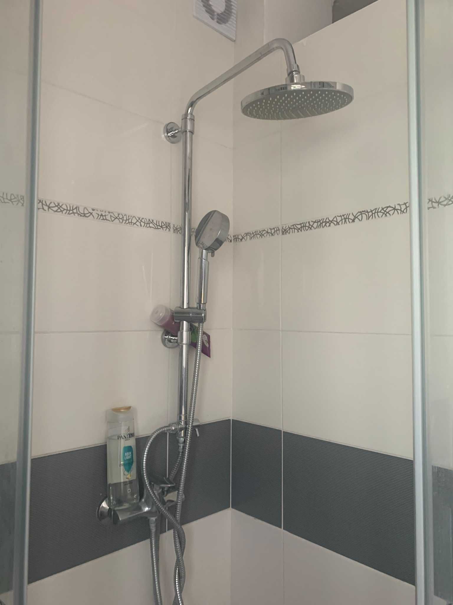 Rezerw. 2 pokoje 1-osob. dla studentek 12, 21m2, bez opłat. Walecznych