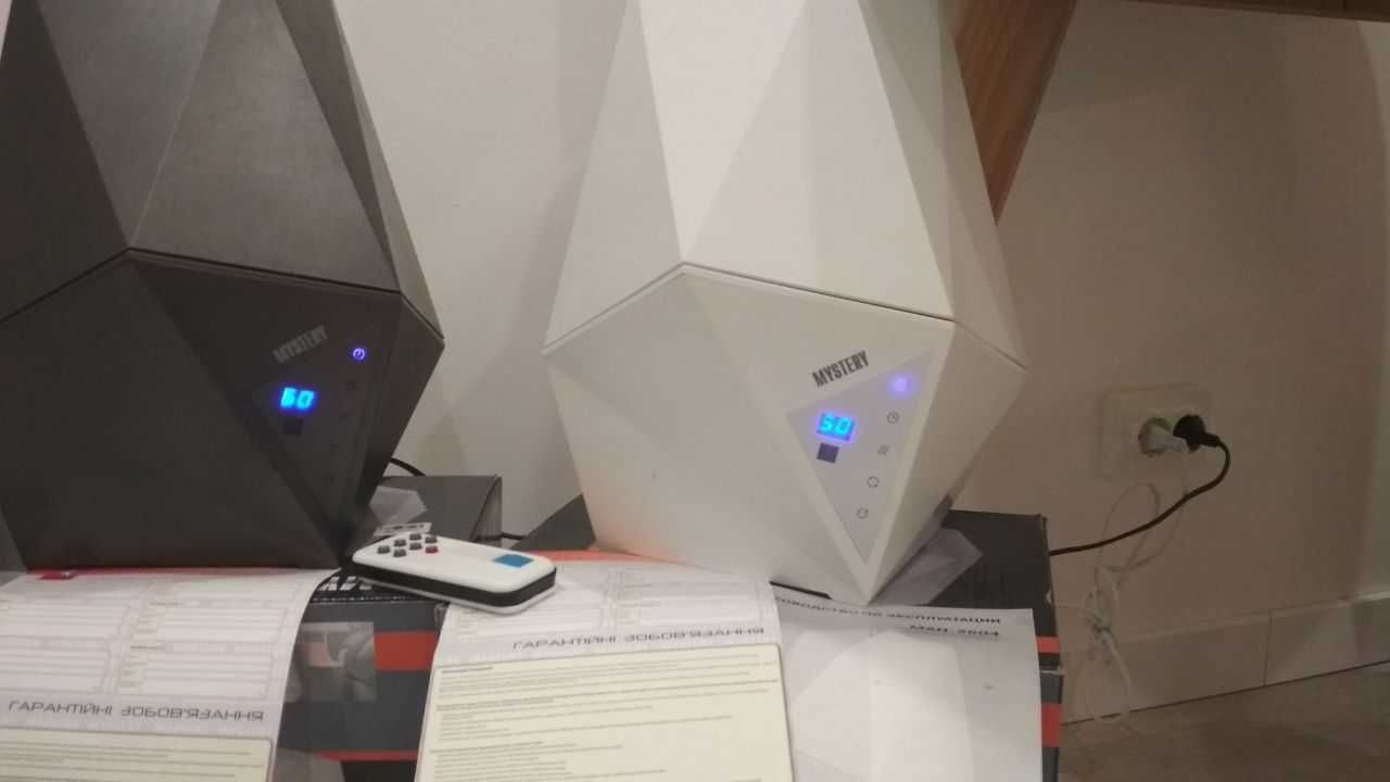 Увлажнитель воздуха комнатный Mystery MAH-2604 черный графит белый