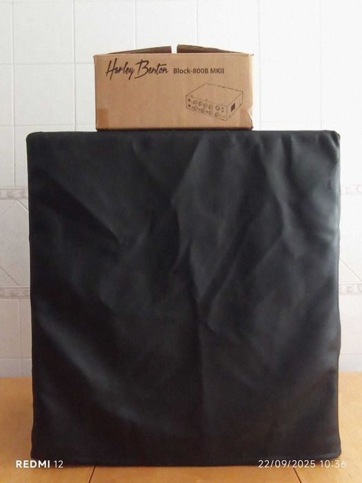 Conjunto Harley Benton Amplificador + Coluna