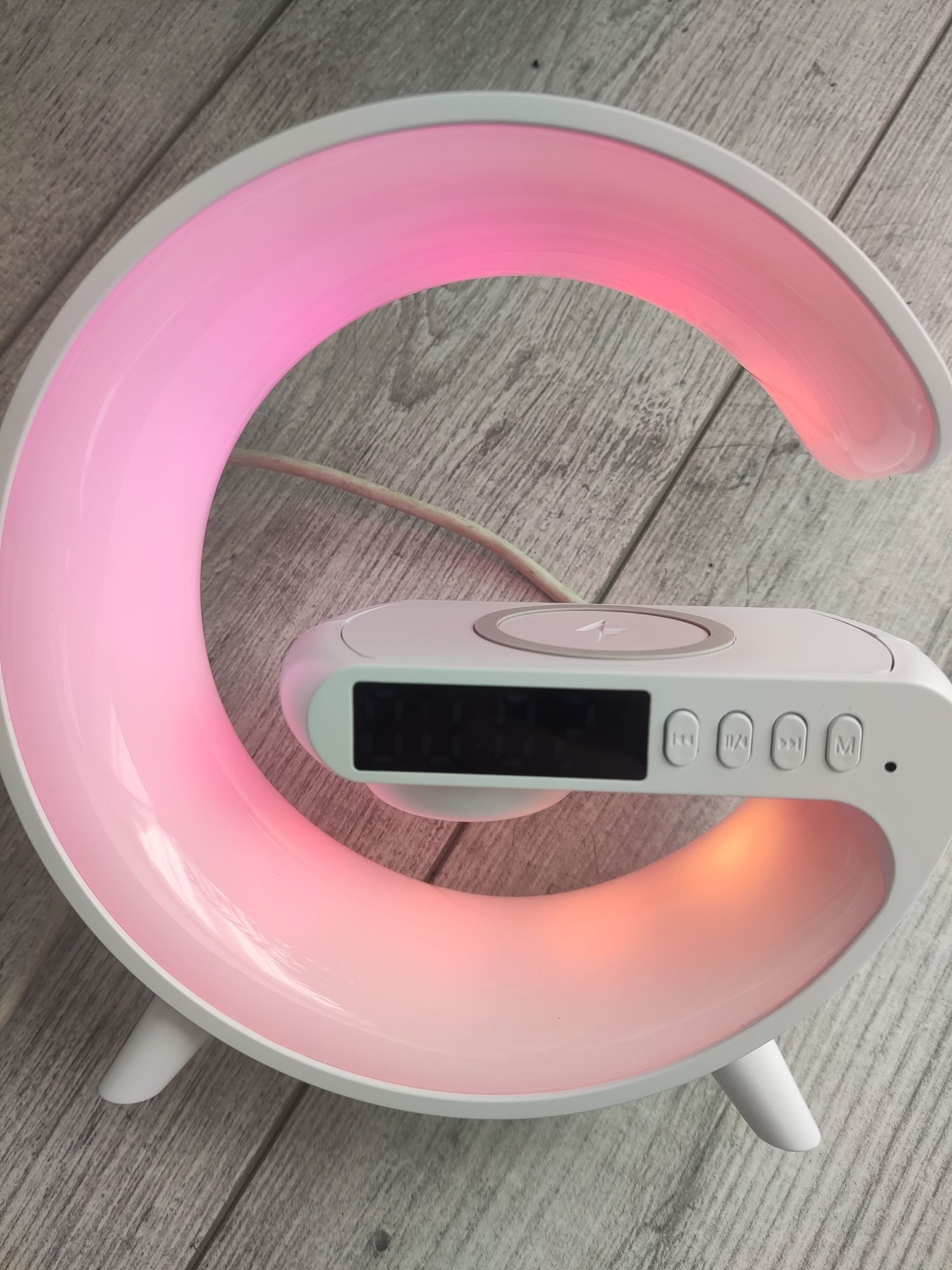 Głośnik Bluetooth z zegarem