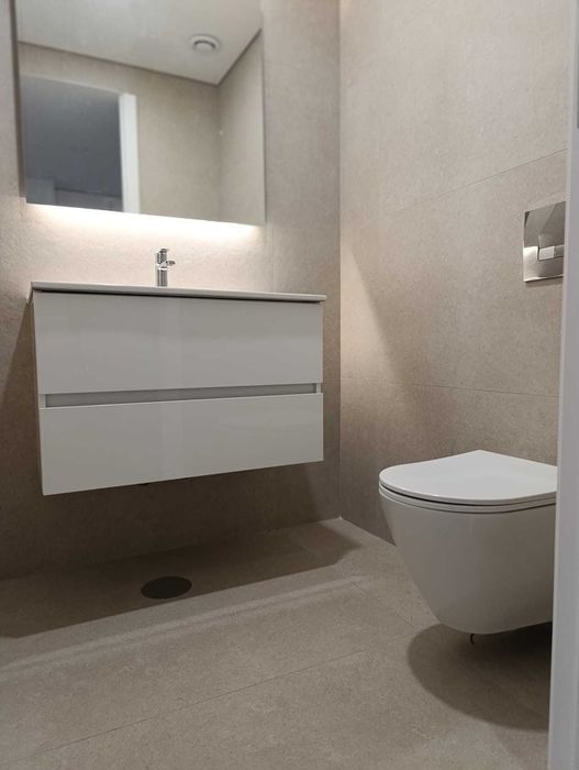 Conjunto WC Valadares lavatório sanita espelho