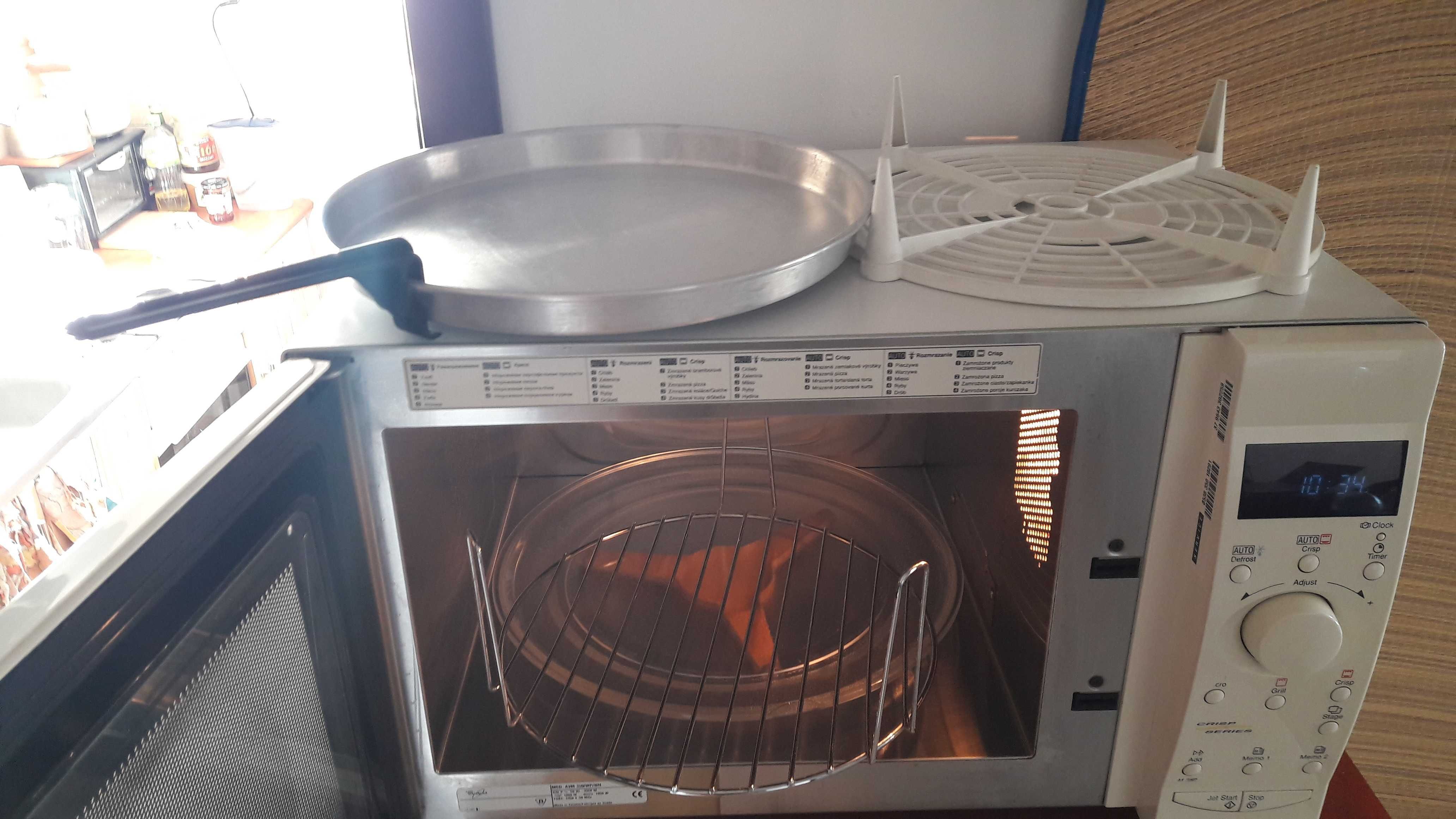 Sprzedam kuchenkę mikrofalową firmy Whirlpool model AVM 350
