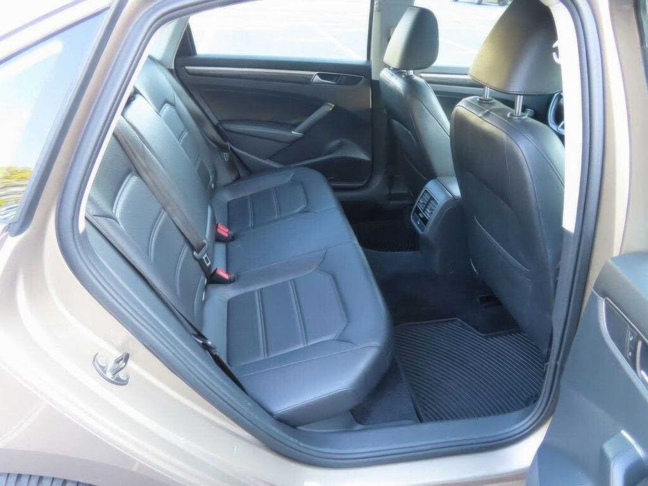 Volkswagen Passat SE      2016