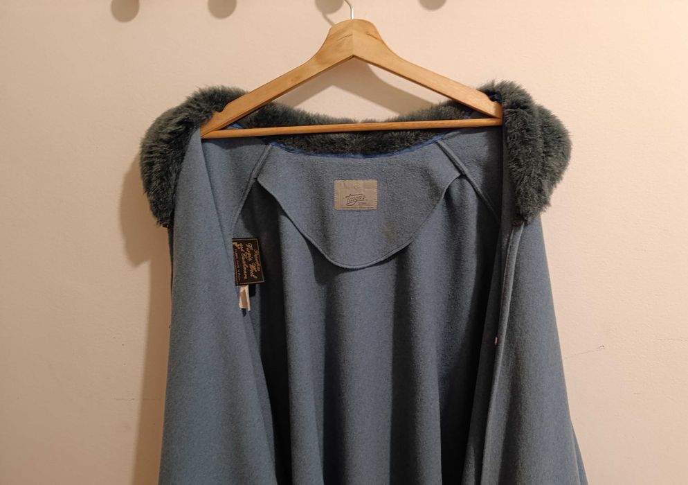 Capa Azul  Pura Lã Virgem Woolmark e Cachemira, gola pelo do S ao XXL