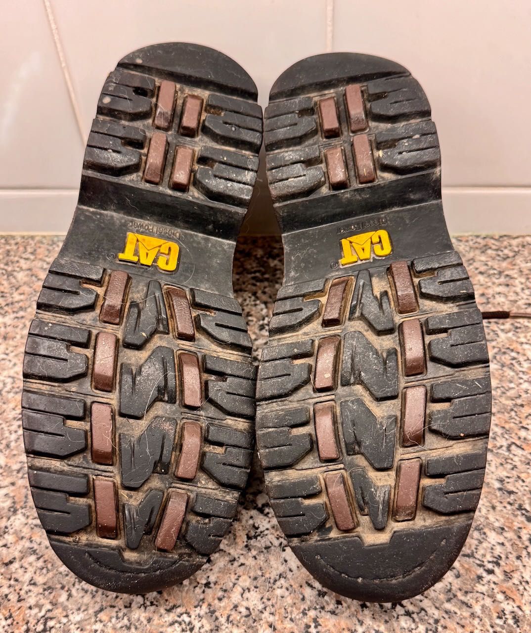 Sapatos CAT unisexo, tamanho 39