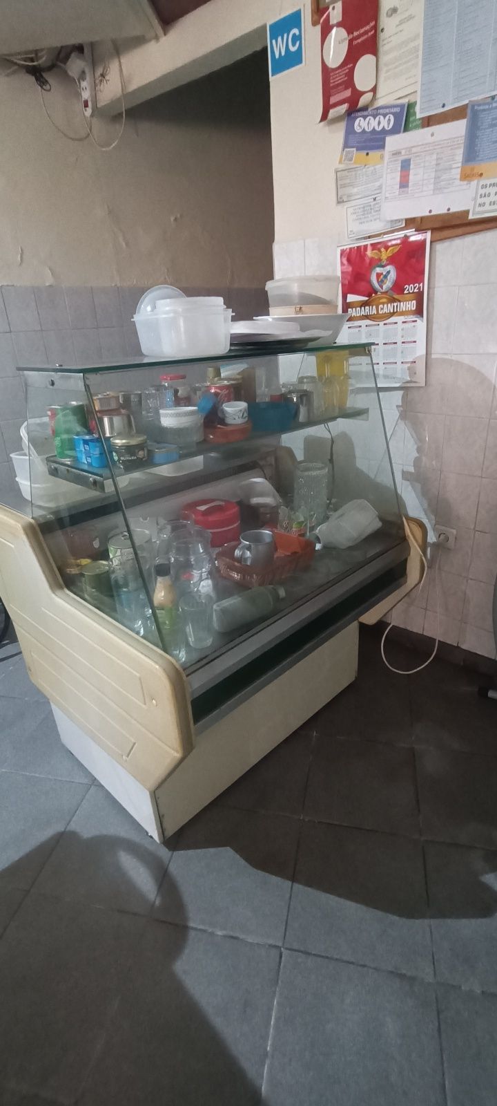 Vitrine de sumos com frigorífico