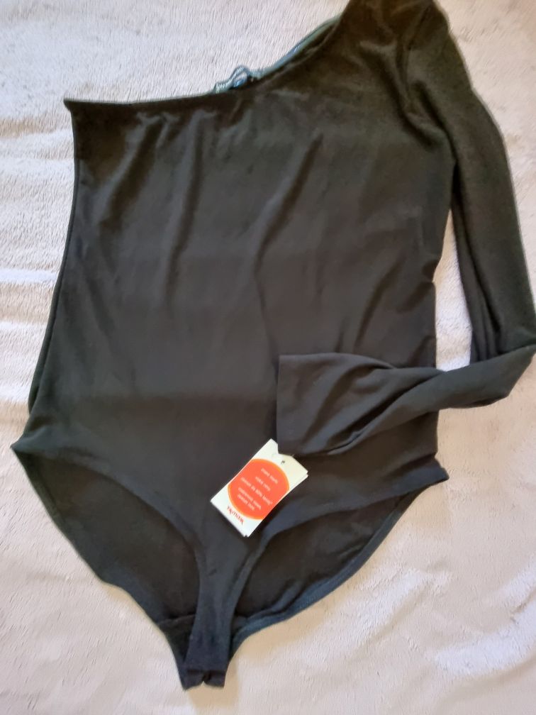 Nowe Body, bluzka na jedno ramię, Stradivarius, r L